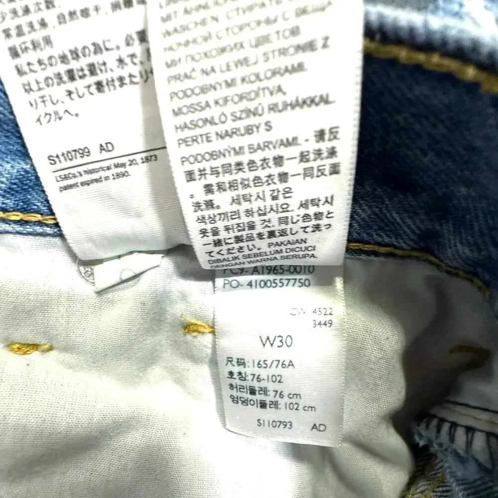 Levi's® Women's High-Rise Mom Jean Shorts Let It Be Fun Distressed Cutoff Sz 30 - Picture 7 of 7
